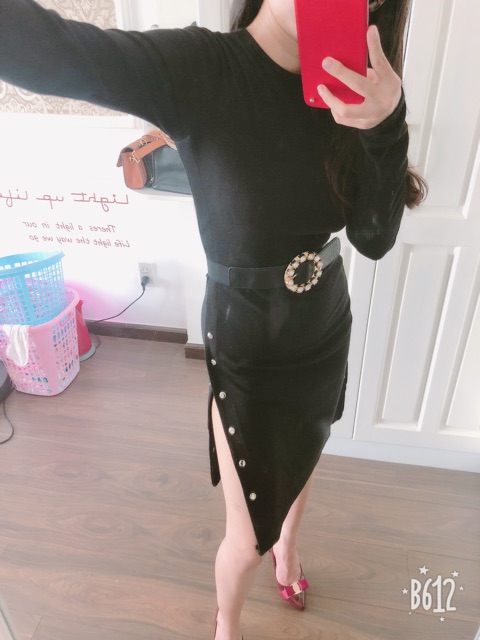 Đầm len body nút bấm