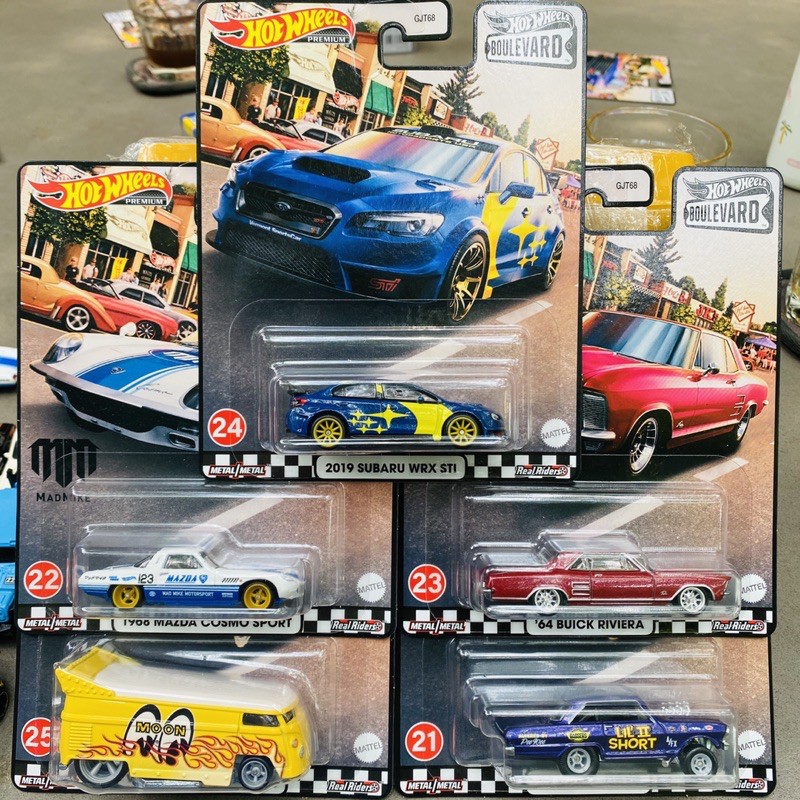 Xe mô hình Hot Wheels Premium Boulevard 2021