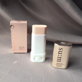 Kem chống nắng dạng thạch thỏi mới của SUM SUN AWAY VELVET