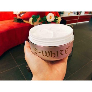 Kem body bơ sữa
