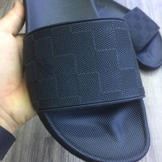 Dép lê LV cao su vân caro cực sang