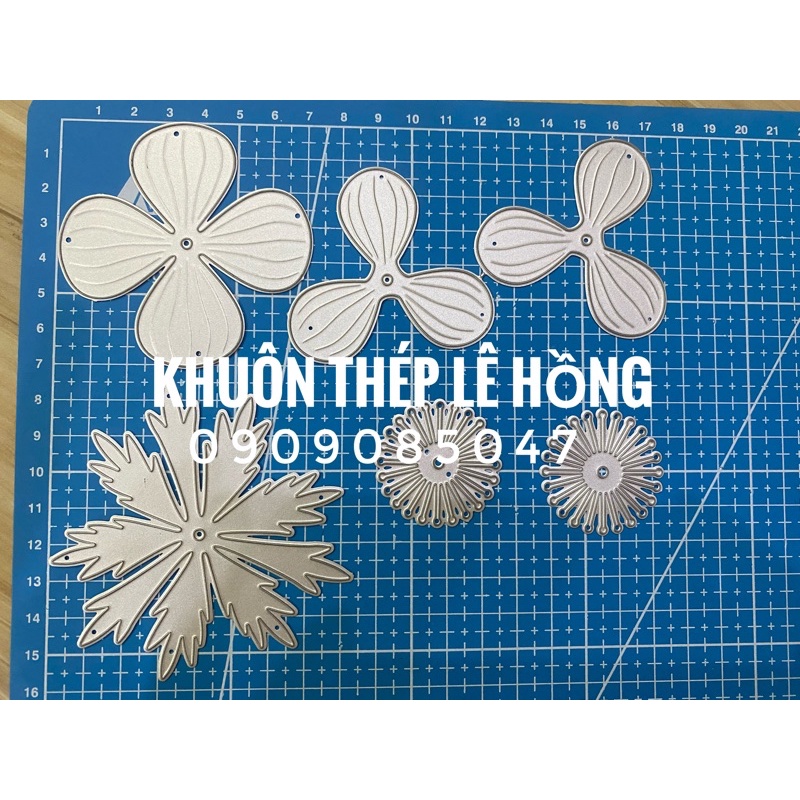 Khuôn thép . Khuôn cắt hoa chân ngỗng . Tặng kèm khuôn nhuỵ