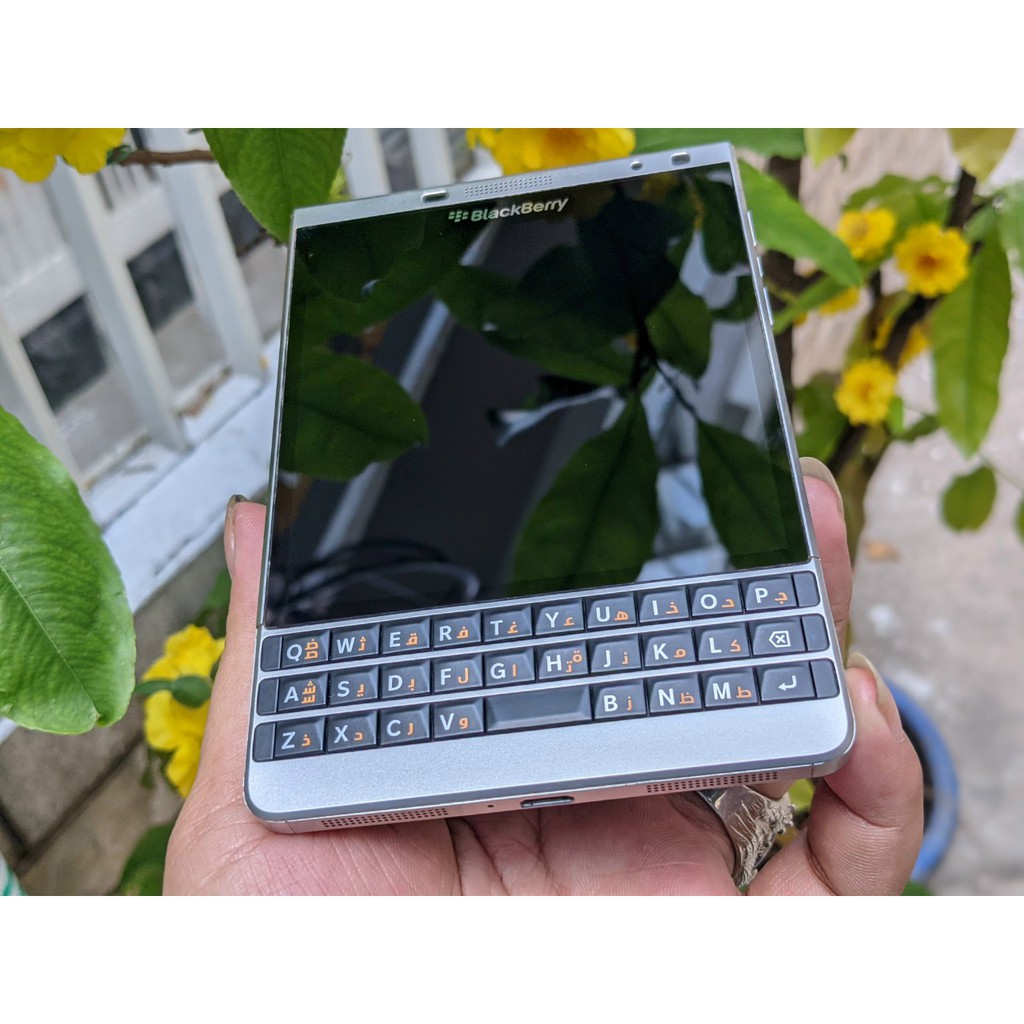 BLACKBERRY PASSPORT SILVER