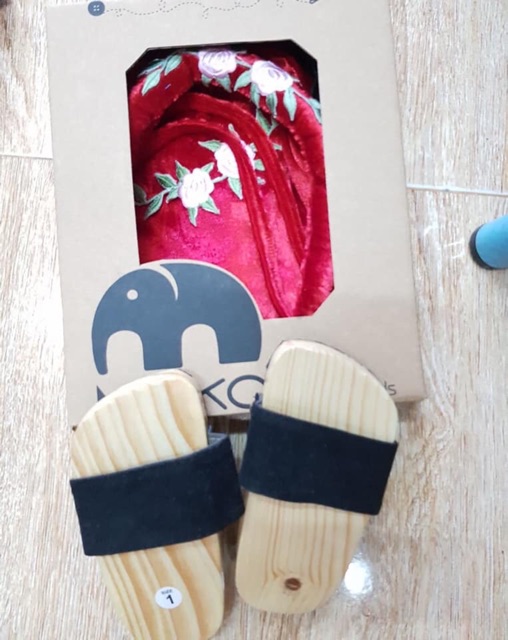 Áo yếm cho bé gái