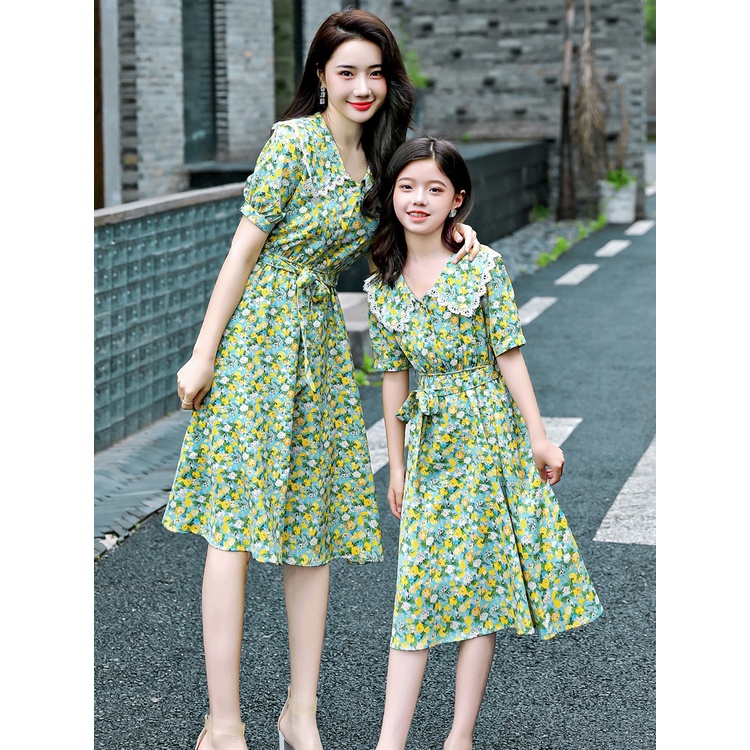 Váy xòe mẹ và bé gái cổ sơ mi kèm thắt lưng