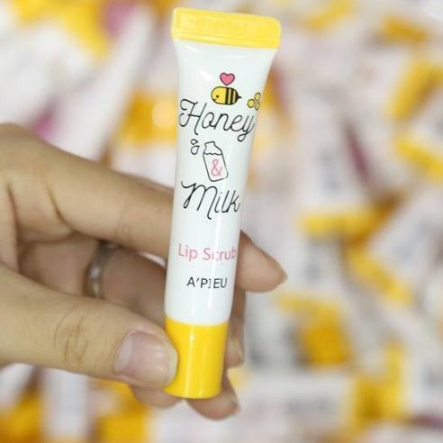 Tẩy da chết môi Honey Milk Lip Scrub