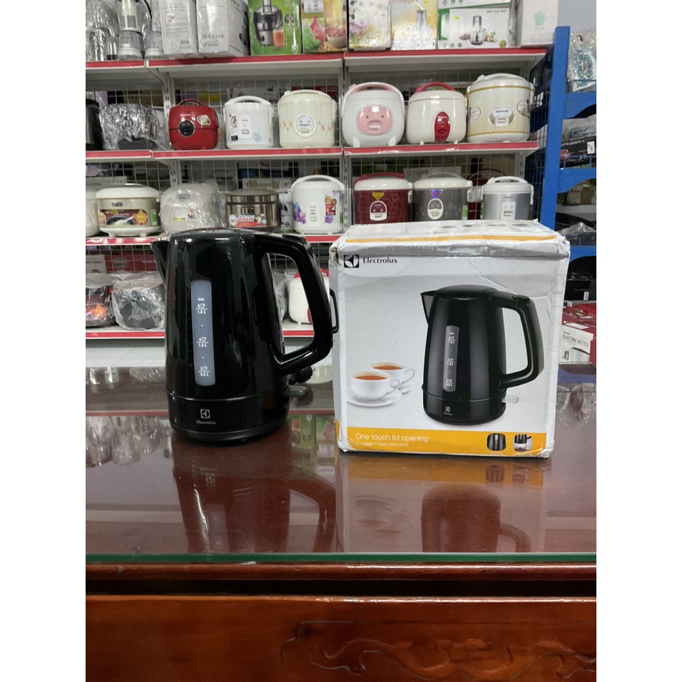 Bình đun siêu tốc Electrolux 1.5 lít EEK1303K - Hàng trưng bày