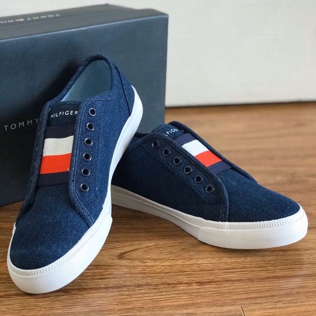 Giày Tommy Hilfiger Slip on - sẵn ship