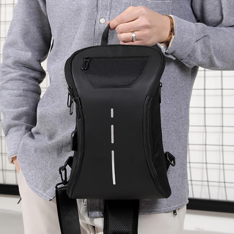 Túi đeo chéo vải bố tặng kèm dây cáp sạc