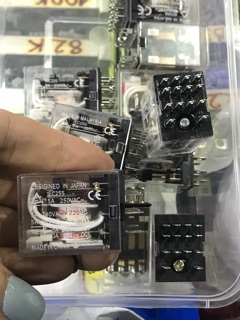 1 Bộ rơ le và Đế