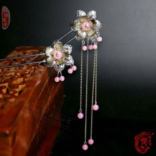 Bộ đôi trâm cổ trang