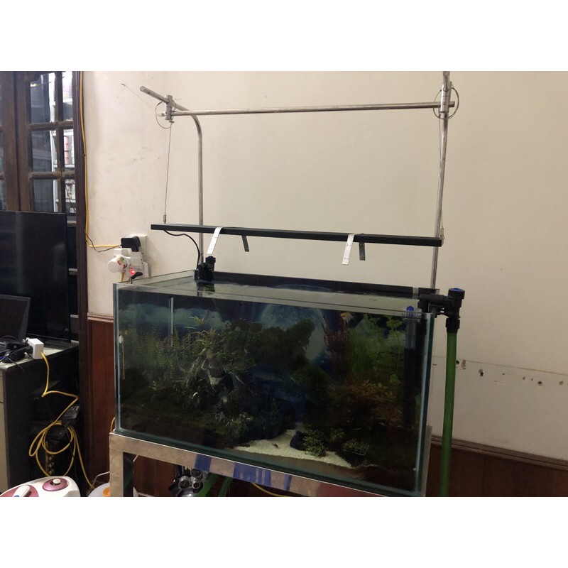Giá Treo đèn bể thuỷ sinh