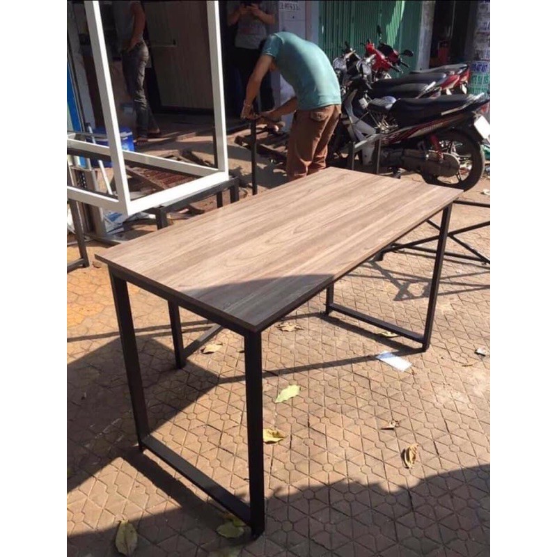 Sale cực sốc. Bàn U