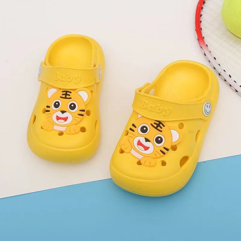 Dép Sandal Đế Mềm Chống Trượt Khử Mùi In Họa Tiết Hoạt Hình Cho Bé