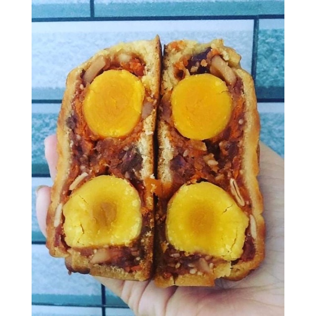 Gà quay 2 trứng - bánh Trung Thu Tân Dân Lợi 200g
