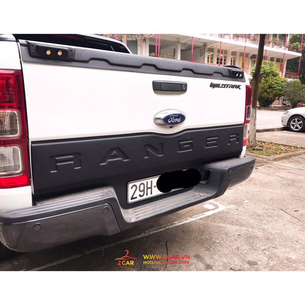 Ốp nắp thùng sau xe ô tô Ford Ranger XLS, XLS, WildTrack 2015-2019