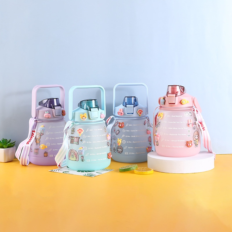Bình Nước Dung Tích Lớn Bằng Nhựa Cấp Thực Phẩm Màu Gradient Họa Tiết Hoạt Hình Có Tay Cầm Và Ống Hút