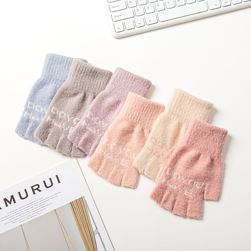 Găng tay hở ngón in chữ phong cách cá tính cho nữ