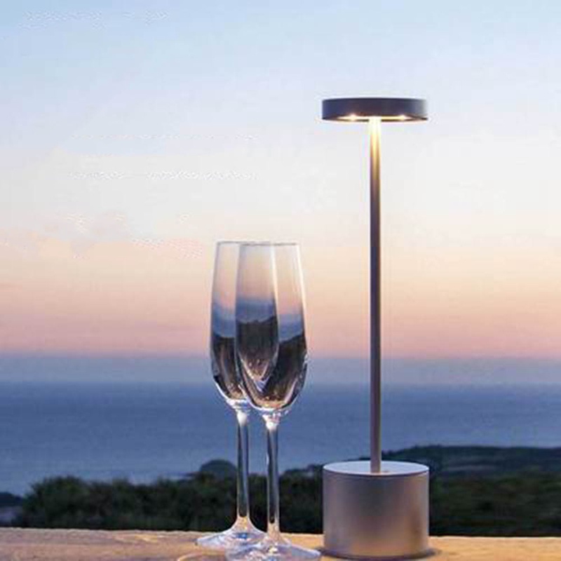 Đèn LED Để Bàn Có Thể Sạc Lại Dùng Trang Trí Nhà Hàng / Quán Bar Phong Cách Hiện Đại