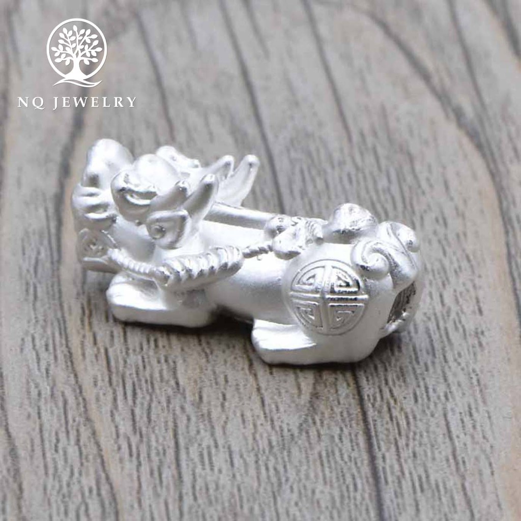 Charm tỳ hưu bạc trắng xỏ ngang - NQ Jewelry