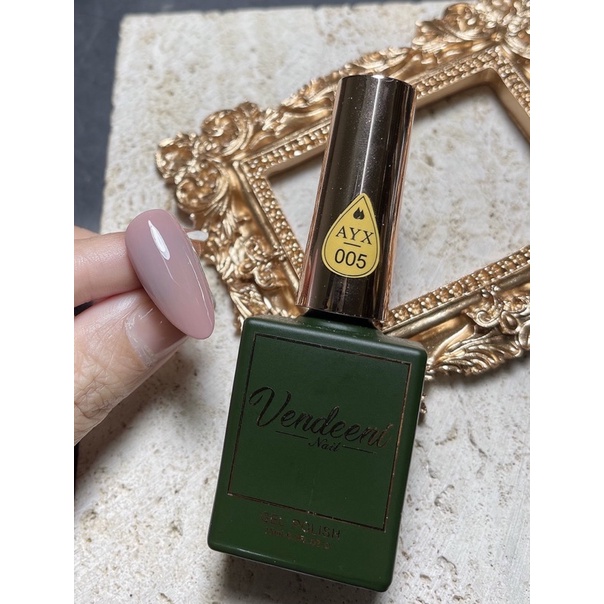 Sơn gel vendeeni màu độc