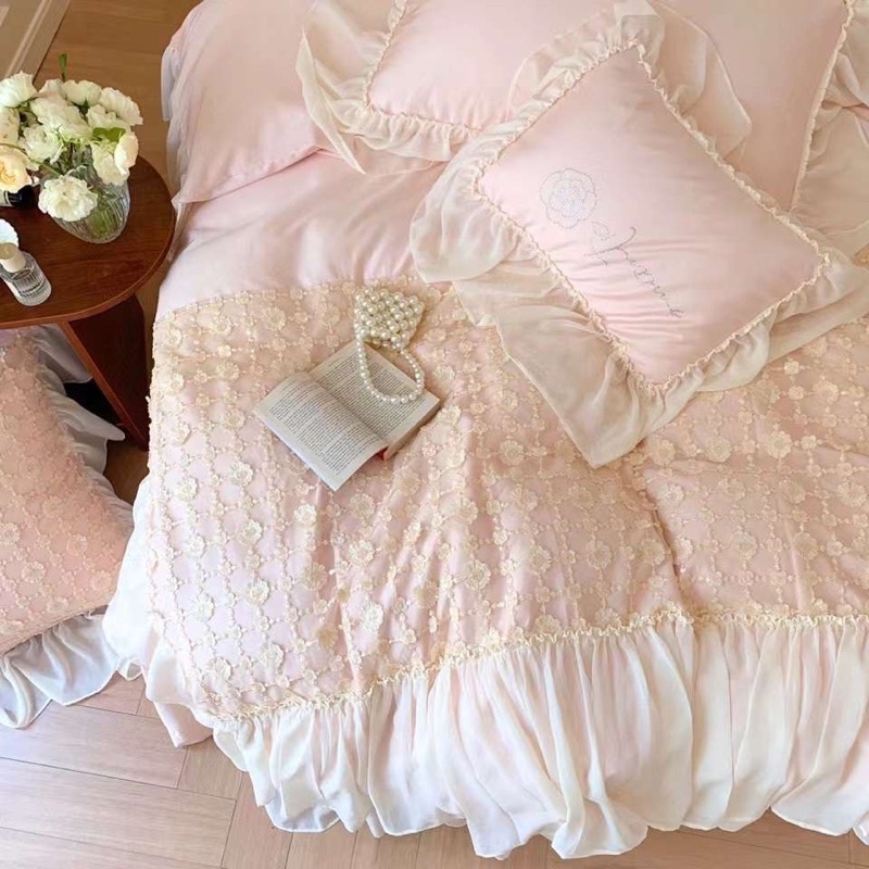 Bộ Chăn Ga Lụa Chanel 100s đính hoa nổi tone hồng bèo dúm điệu đà xinh xắn