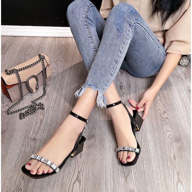 SANDAL QUAI MẢNH ĐÍNH ĐÁ