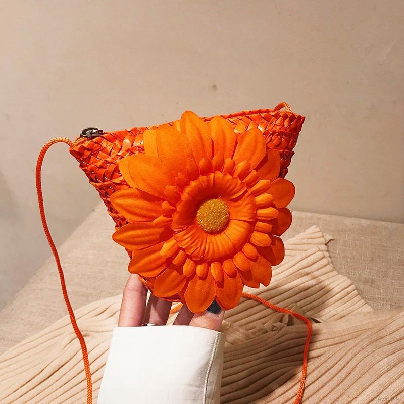 Túi đeo chéo phối hoa dễ thương cho bé gái