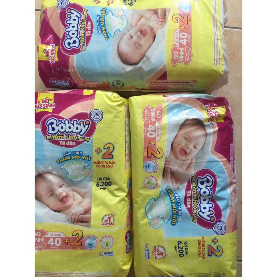 Tã dán Bobby sơ sinh đệm thun thấm mồ hôi size XS 40 miếng cho bé dưới 5KG(hàng tặng miếng thay đổi theo đợt )