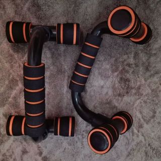 Dụng cụ hít đất chống dẩy