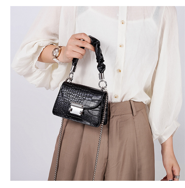 Túi đeo chéo IELGY thời trang nữ tính