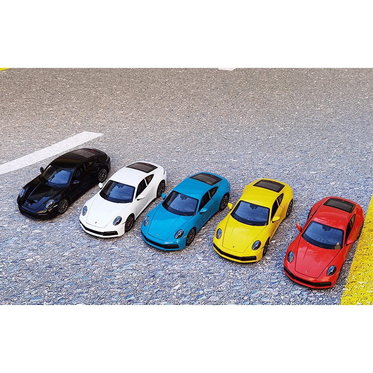 Mô hình xe Porsche 911 (992) Carrera 4s tỷ lệ 1:24 hãng Welly