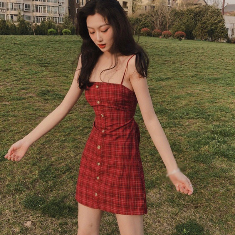 Đầm Lưng Cao Hoạ Tiết Sọc Ca-Rô Thiết Kế Hở Lưng Quyến Rũ