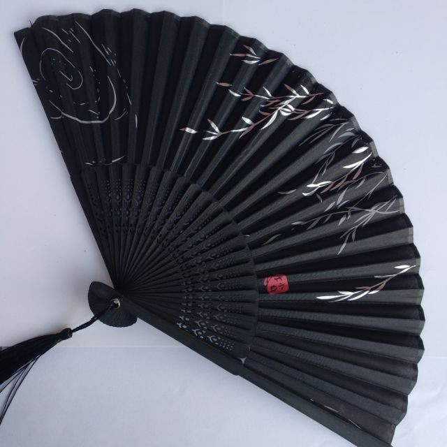 Quạt xếp-trang trí phong cách