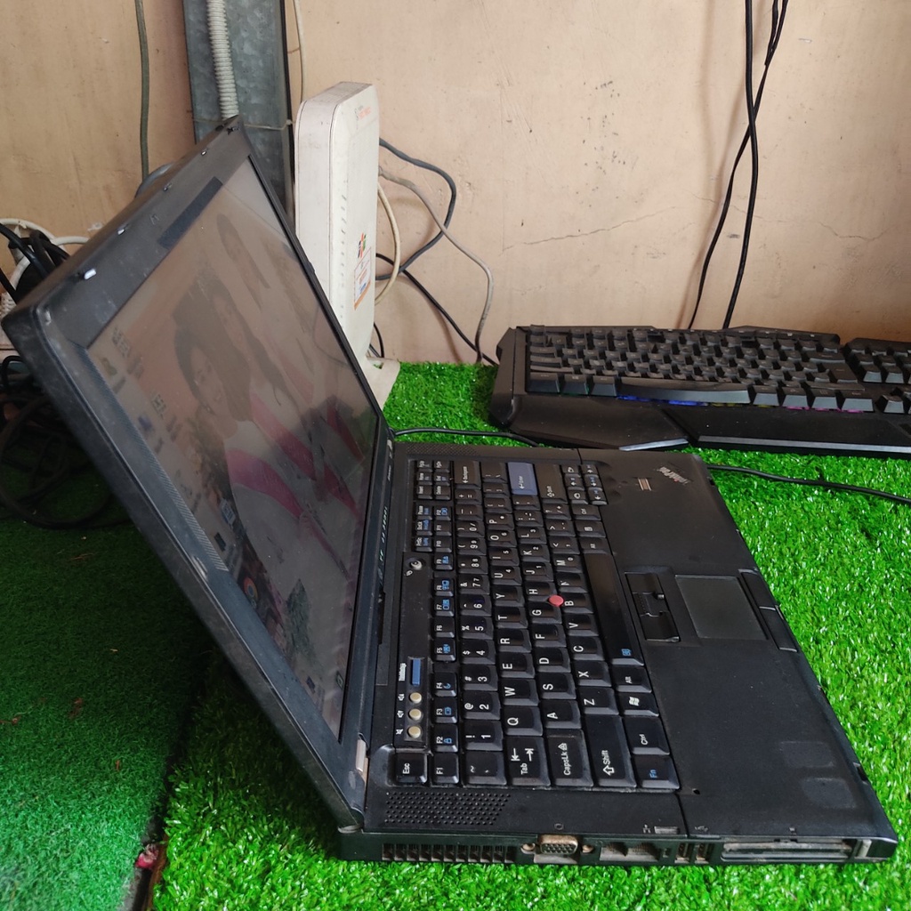 Laptop Thinkpad Lenovo T61 dùng cho học tập, văn phòng, giải trí (Used)