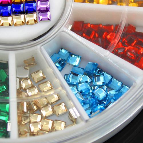 Hộp phụ kiện đá vuông đẹp mắt dùng đính trang trí móng tay tiện dụng
