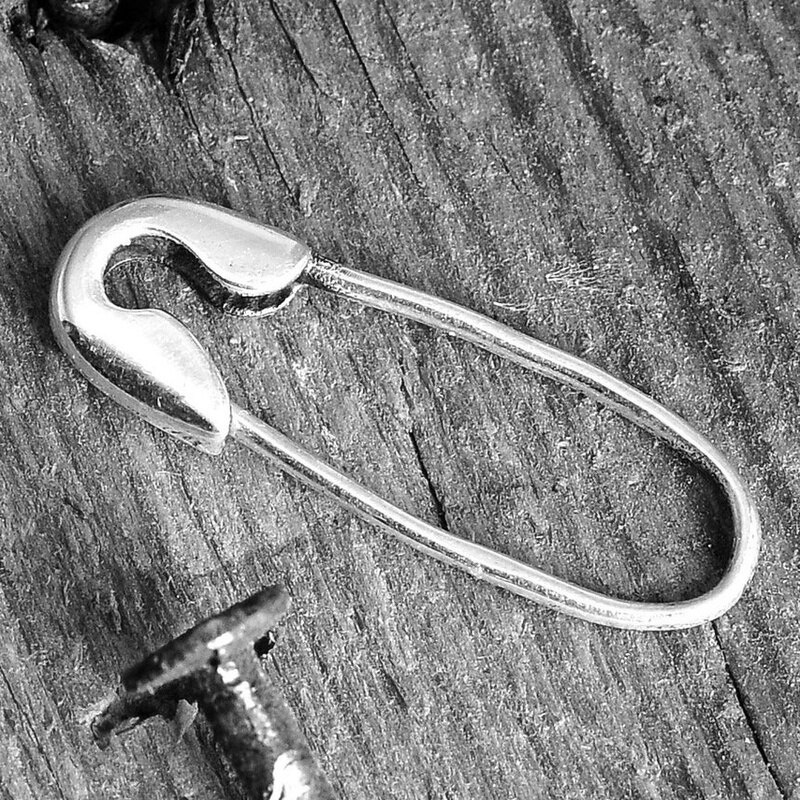 Đôi bông tai hình kim băng đơn giản cá tính mẫu năm 2021 cho nữ