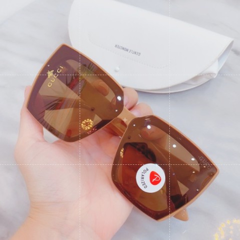 CHUYÊN SỈ MẮT KÍNH THỜI TRANG G.......C TRÒNG PHIN XỊN XÒ