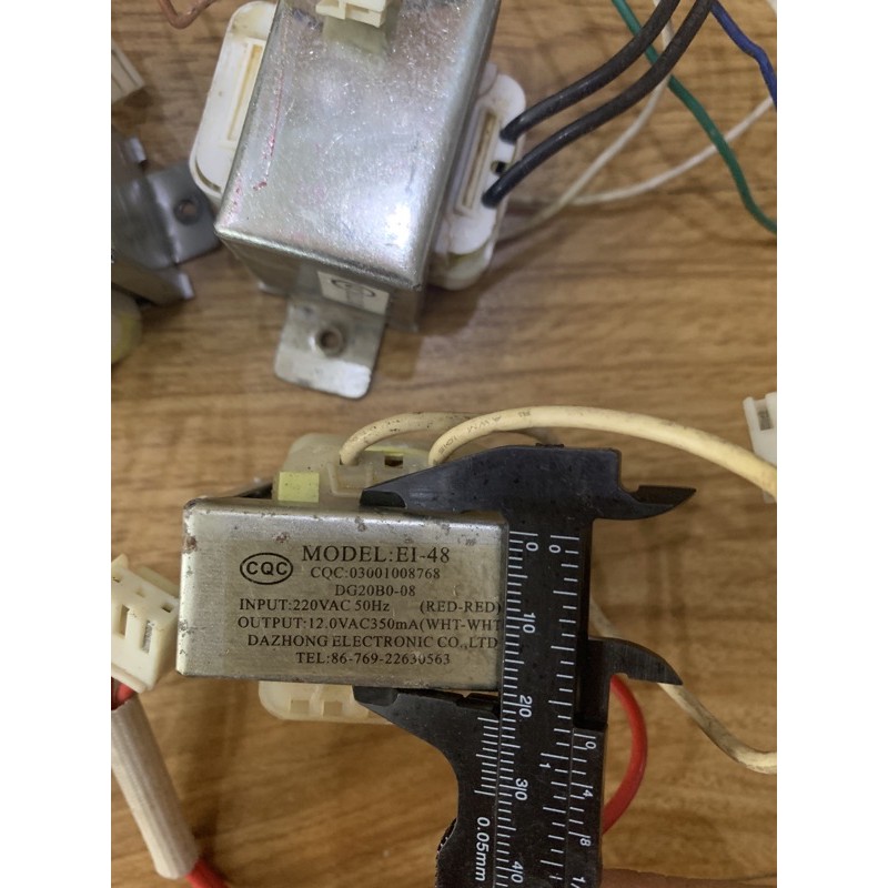 Nguồn 9-12V nuôi mạch time