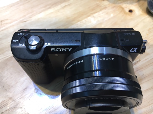 Máy ảnh sony a5000 kèm kis 16-50mm(màu ngẫu nhiên)