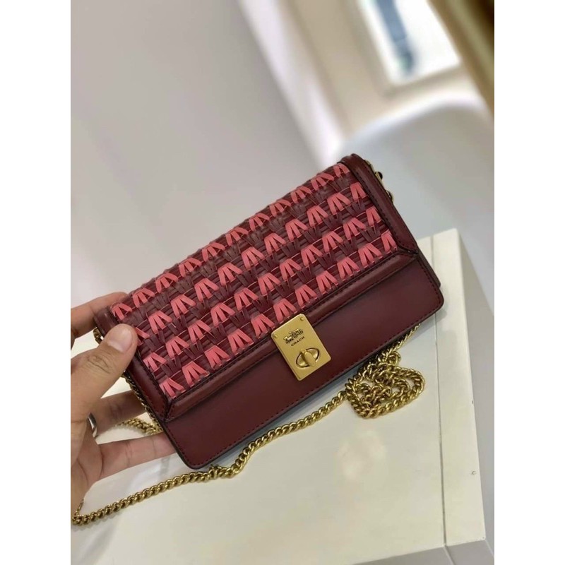 🎀 Sẵn -  TÚI COACH DA CHẦN HUTTON CLUTCH WEAVING 3656