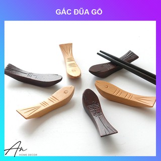 Đồ gác muỗng đũa bằng gỗ hình cá gỗ tự nhiên