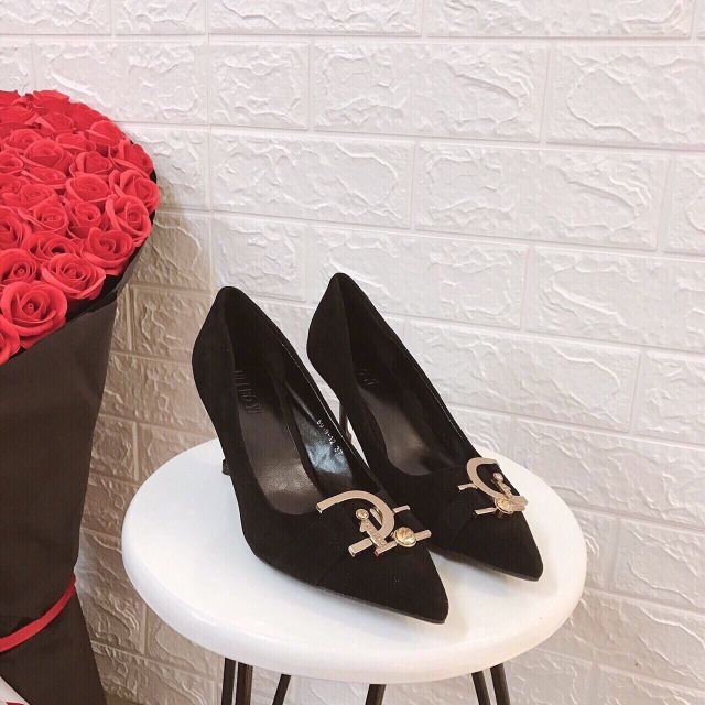 Giầy cao gót mũi nhọn khóa vàng HN109