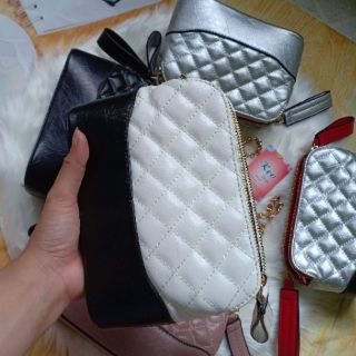 Túi hobo hến