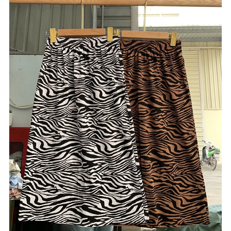 Chân váy vằn xẻ sau | BigBuy360 - bigbuy360.vn