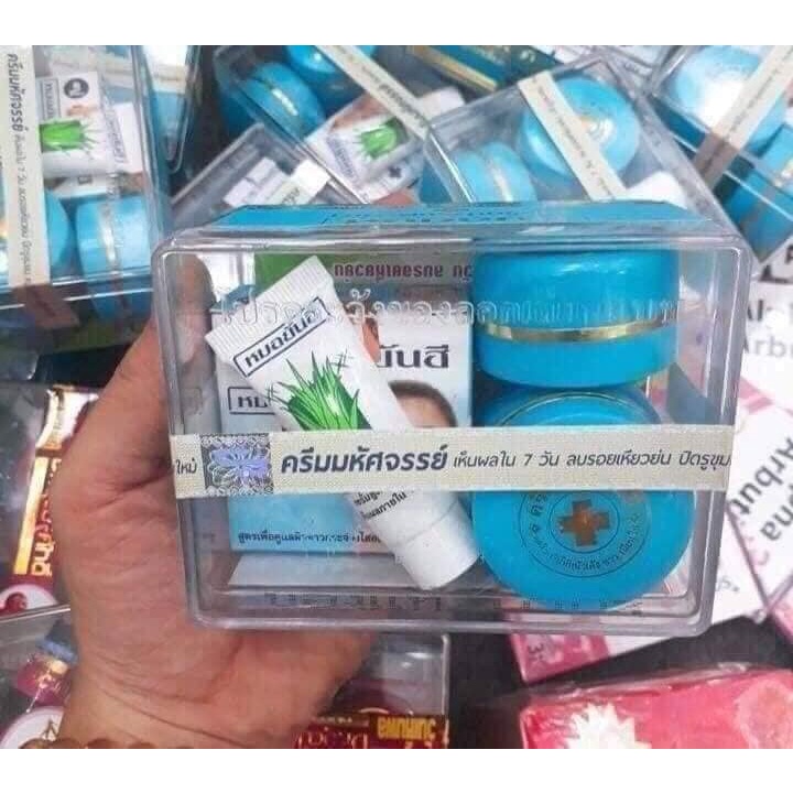 Kem tri mụn ya hee thái lan xanh dương