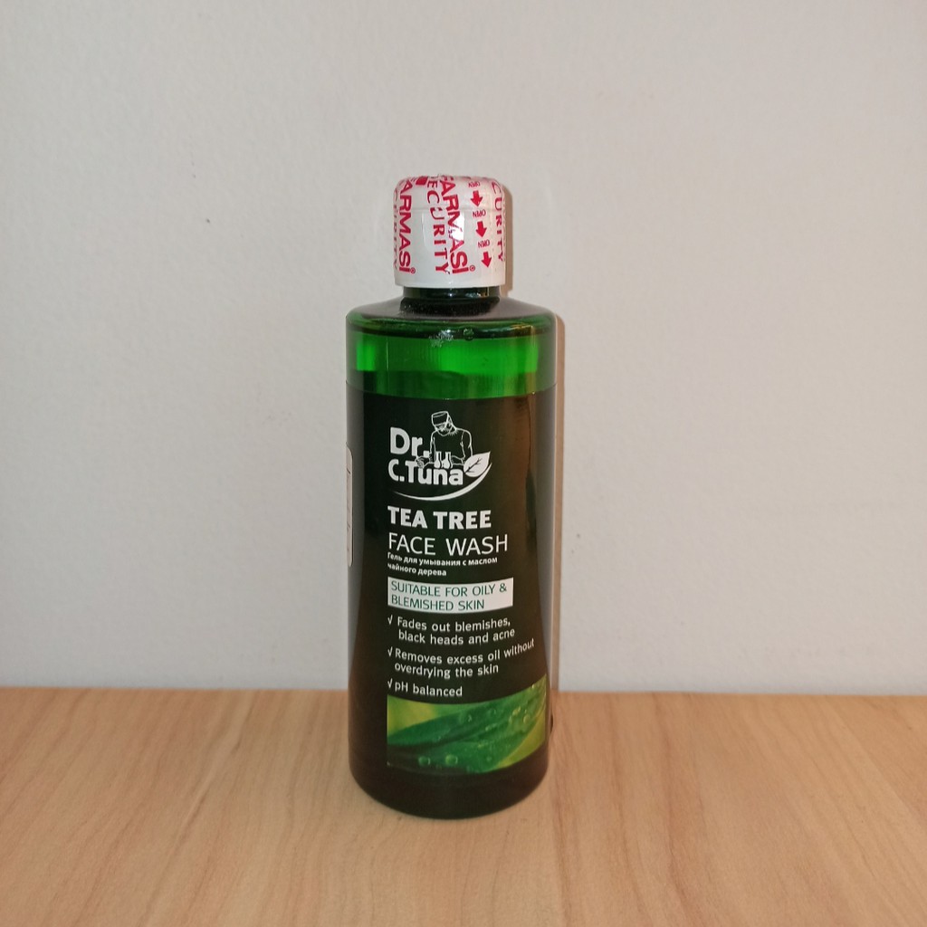 Gel rửa mặt Tea Tree dành cho da mụn và da dầu Farmasi 225ml