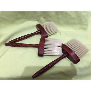 Chổi phủi barber cán gỗ