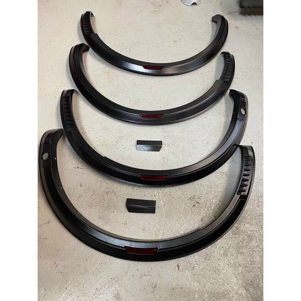 Ốp Cua Lốp Ford Ranger 2016-2021 Nhựa ABS Đen Cao Cấp, Mẫu Bé