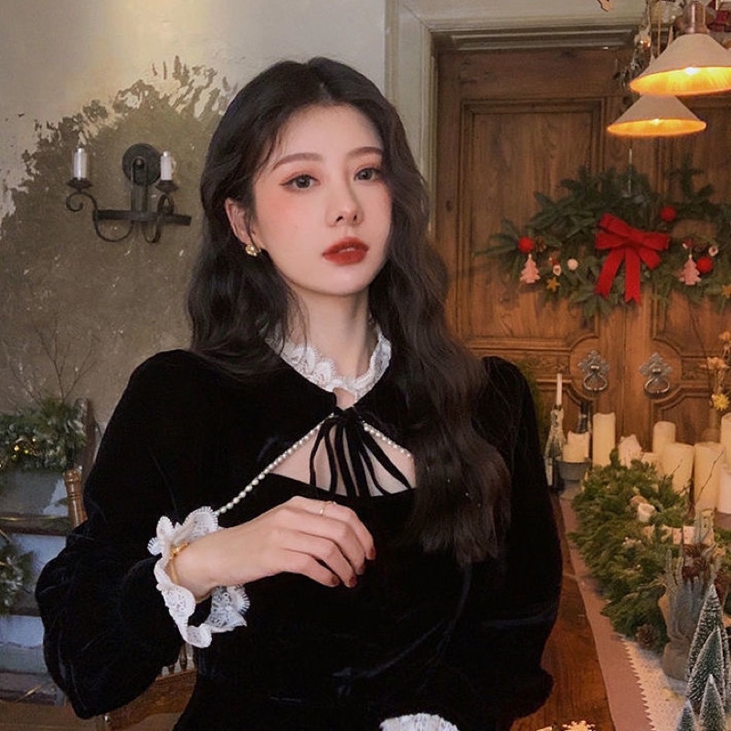 Đầm nhung đen khoét ngực dáng dài tiểu thư vintage